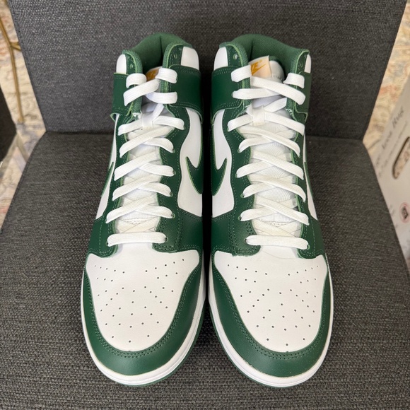 Nike Dunk High Retro \